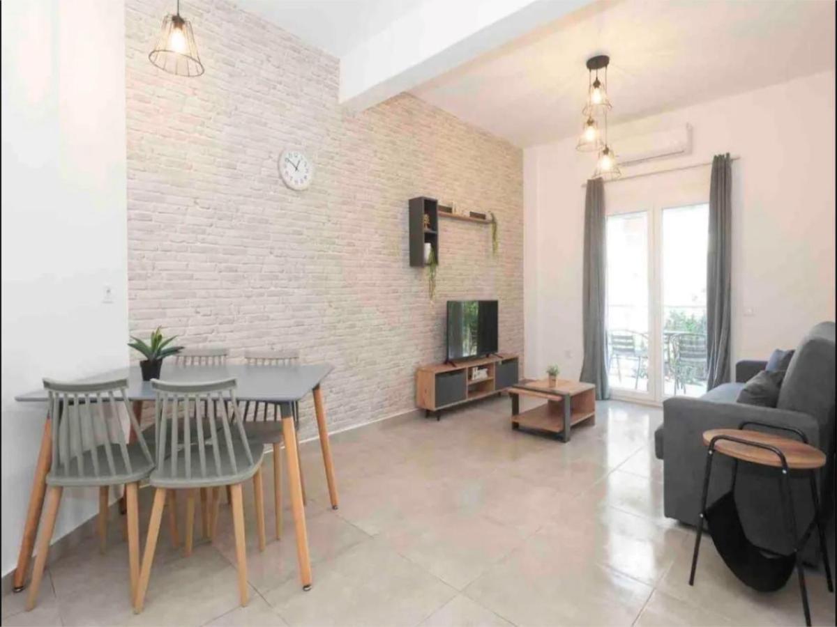 Mimikas Apartment *